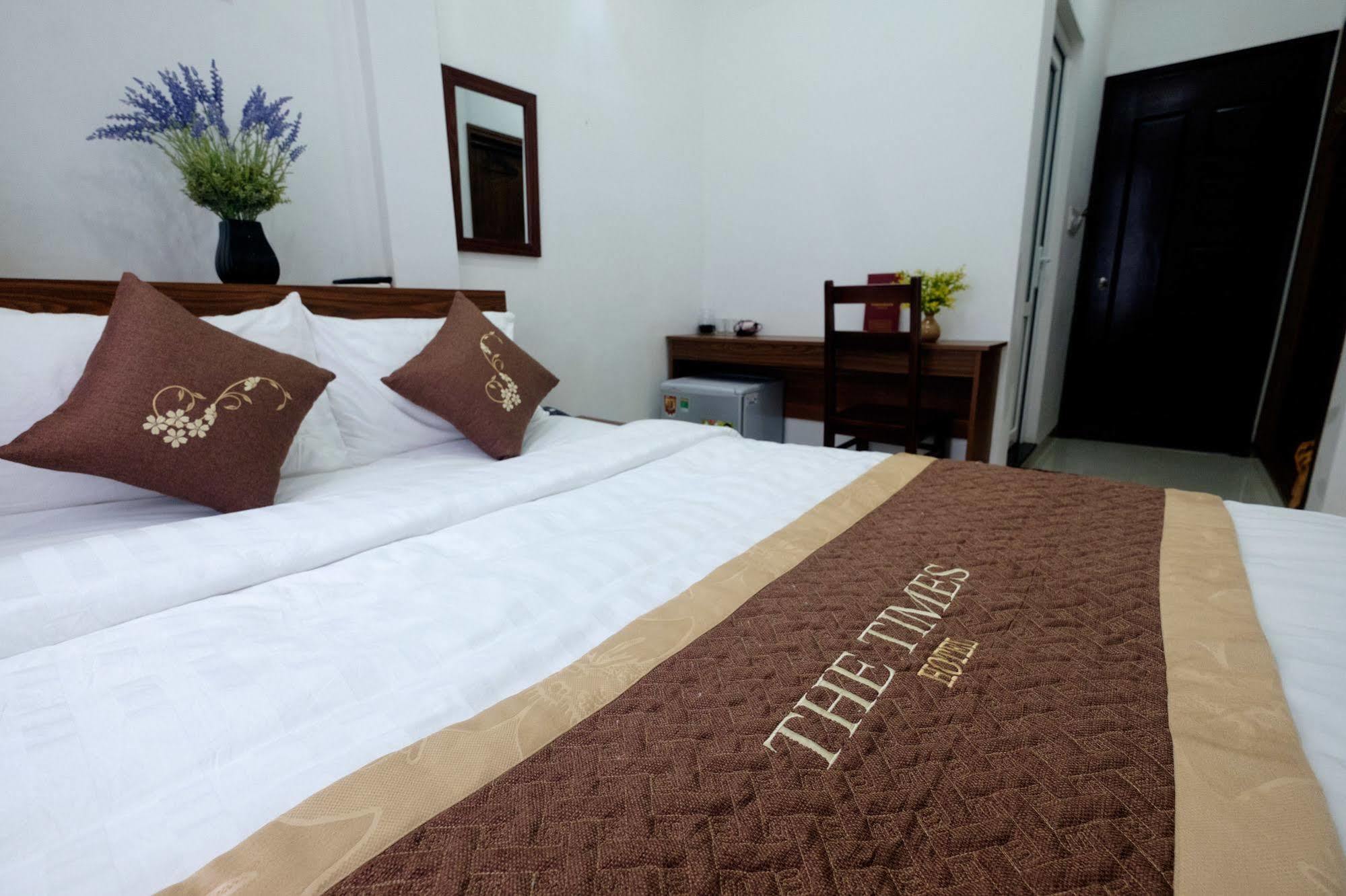 The Times Hotel Hue Exteriör bild